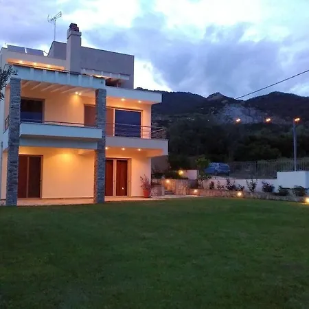 Our House Luxury Suites *