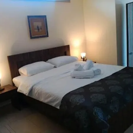 Our House Luxury Suites Apartment