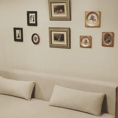 Our House Luxury Suites Apartment Palaiontsiflikion