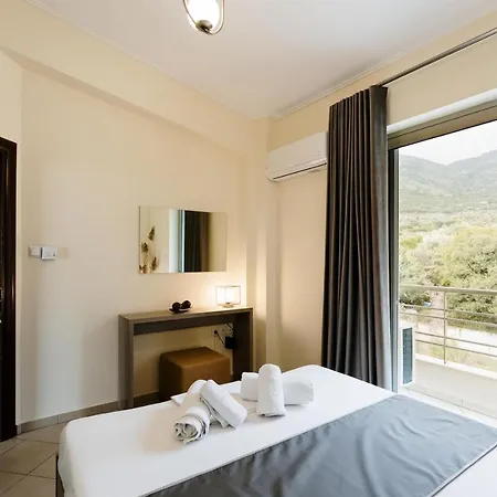 Apartment Our House Luxury Suites *
