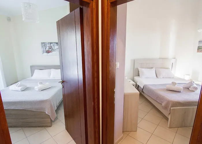Our House Luxury Apartamento PalaiónTsiflíkion